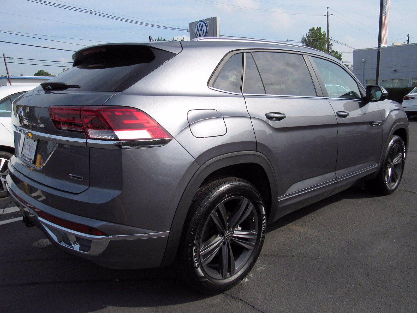 New 2020 Volkswagen Atlas Cross Sport 3.6L V6 SE w/Technology R-Line ...