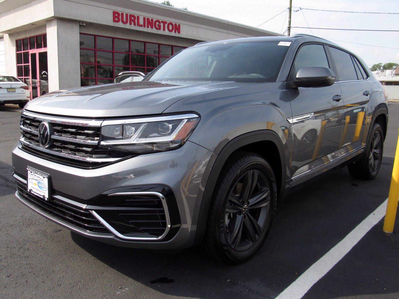 New 2020 Volkswagen Atlas Cross Sport 3.6L V6 SE w/Technology R-Line ...